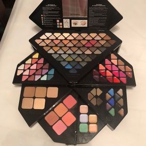Sephora 130 color makeup Palette